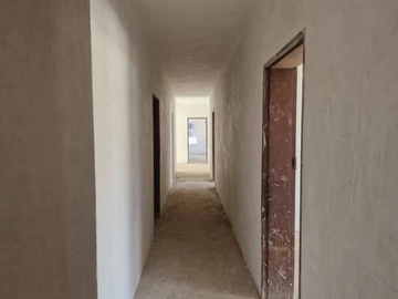 6 Bedroom House