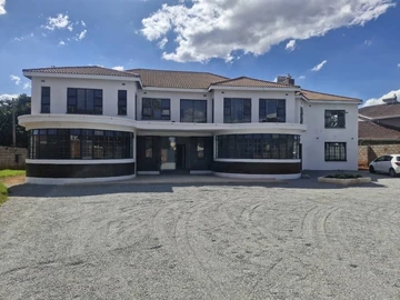 6 Bedroom House