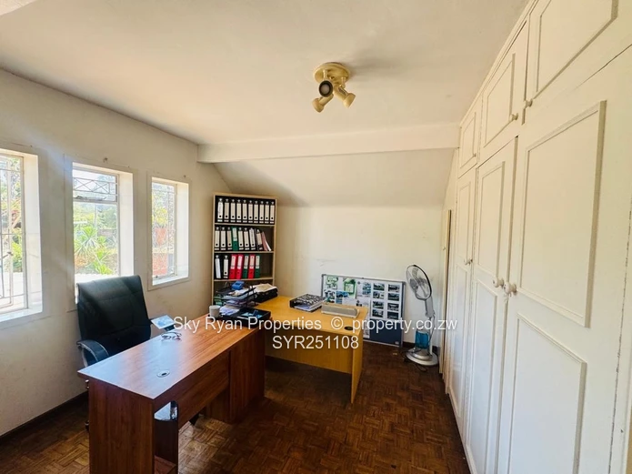 BEDROOM HOUSE TO LET AS OFFICES in mt pleasant 