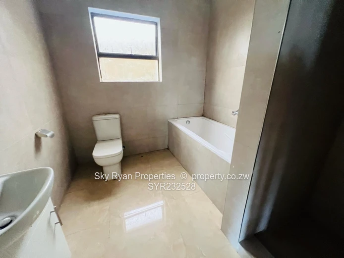 Newly built beautiful home in Glen Lorne 