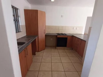 2 Bedroom Flat & Apartment