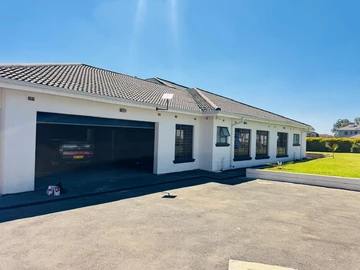 6 Bedroom House