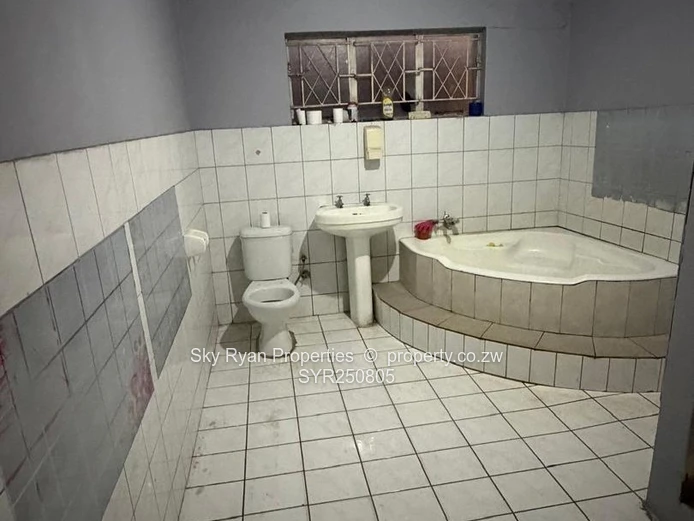 Zimre Park House To Let