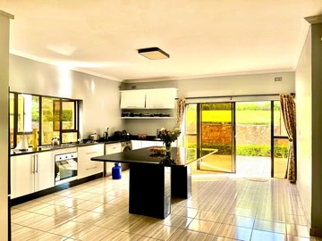 6 Bedroom House