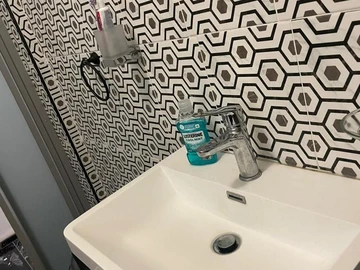 2 Bedroom Flat & Apartment