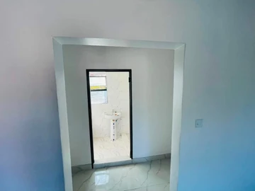 2 Bedroom Flat & Apartment