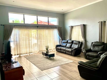 6 Bedroom House