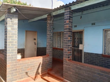 6 Bedroom House
