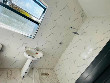 2 Bedroom Flat & Apartment
