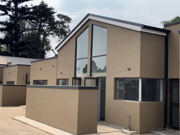 3 Bedroom Flat & Apartment