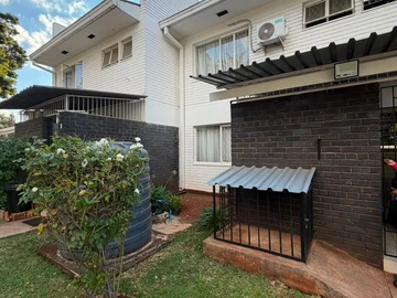 2 Bedroom Flat & Apartment