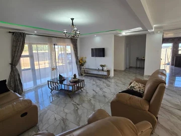 5 Bedroom House