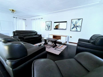 8 Bedroom House