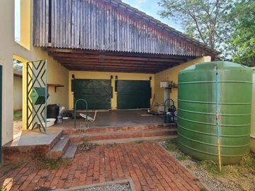 2 Bedroom Flat & Apartment