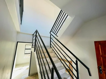 2 Bedroom Flat & Apartment