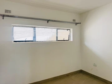 2 Bedroom Flat & Apartment