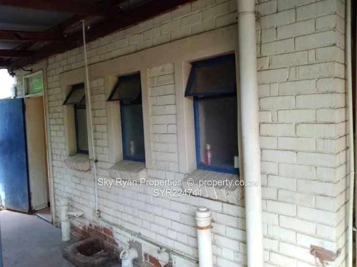 Commercial Warehouse in Msasa for Rent