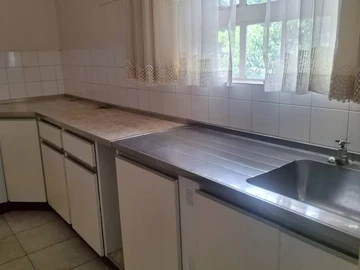 3 Bedroom Flat & Apartment