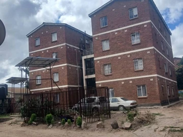 2 Bedroom Flat & Apartment