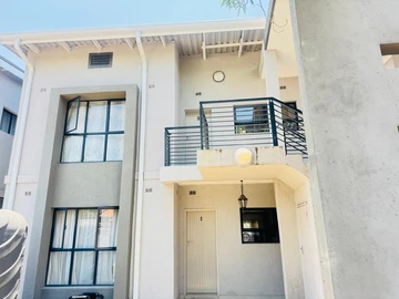 2 Bedroom Flat & Apartment