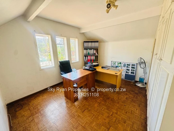 BEDROOM HOUSE TO LET AS OFFICES in mt pleasant 
