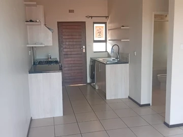 2 Bedroom Flat & Apartment