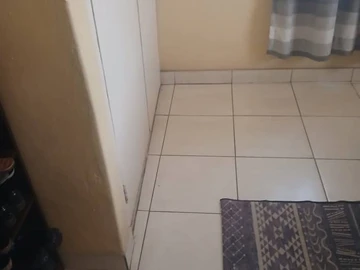 2 Bedroom Flat & Apartment