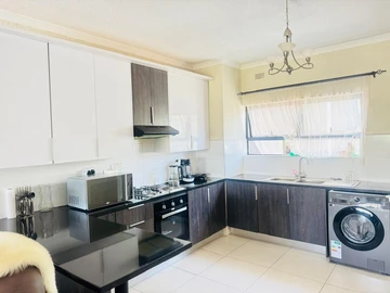 2 Bedroom Flat & Apartment