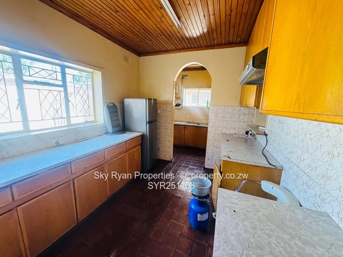 BEDROOM HOUSE TO LET AS OFFICES in mt pleasant 