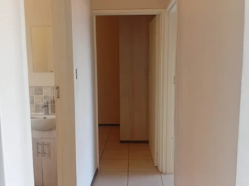 2 Bedroom Flat & Apartment