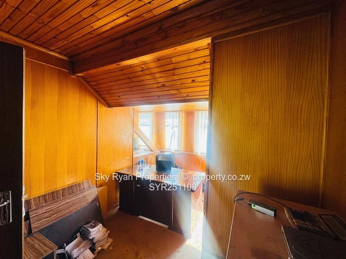 BEDROOM HOUSE TO LET AS OFFICES in mt pleasant 