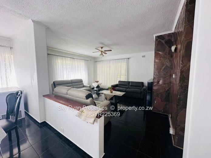  House to Rent in Hillside!