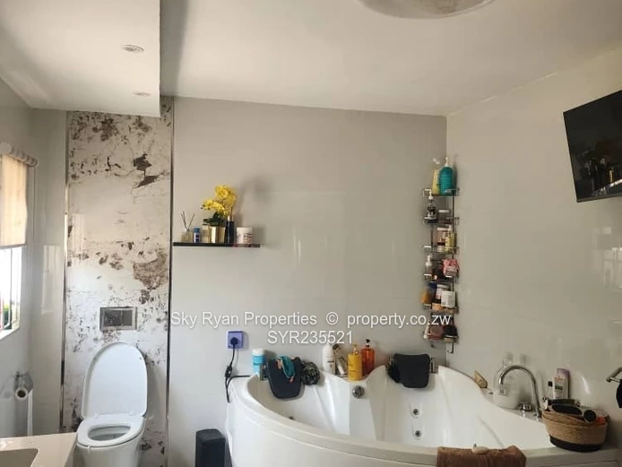 Monavale Property For Sale