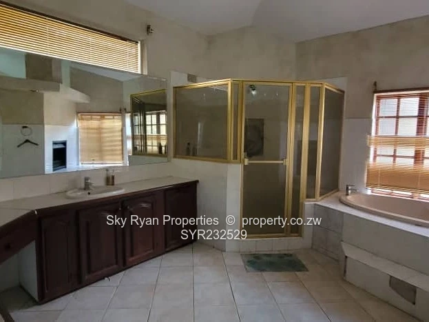 Glen Lorne , Folyjonh Double Storey For Sale