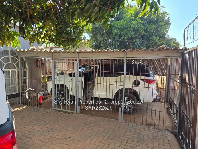 Glen Lorne , Folyjonh Double Storey For Sale