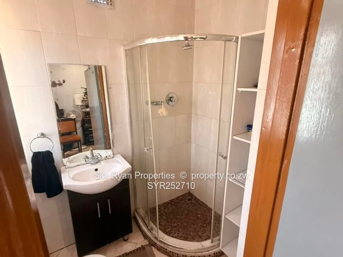 Monavae House To Let 