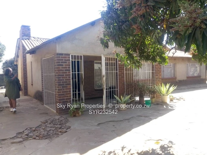 Mufakose House For Sale