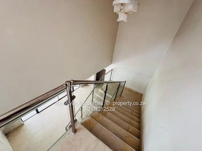 Newly built beautiful home in Glen Lorne 