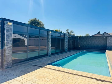6 Bedroom House