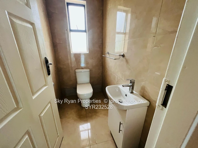 Newly built beautiful home in Glen Lorne 