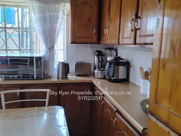 Glen Norah B House For Sale