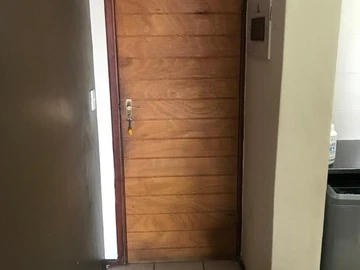 2 Bedroom Flat & Apartment