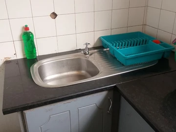 2 Bedroom Flat & Apartment