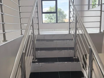 6 Bedroom House