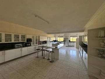 Farm & Agricultural Land