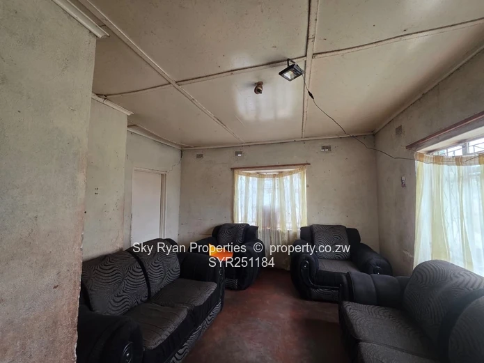 Chitungwiza Unit F House For Sale 