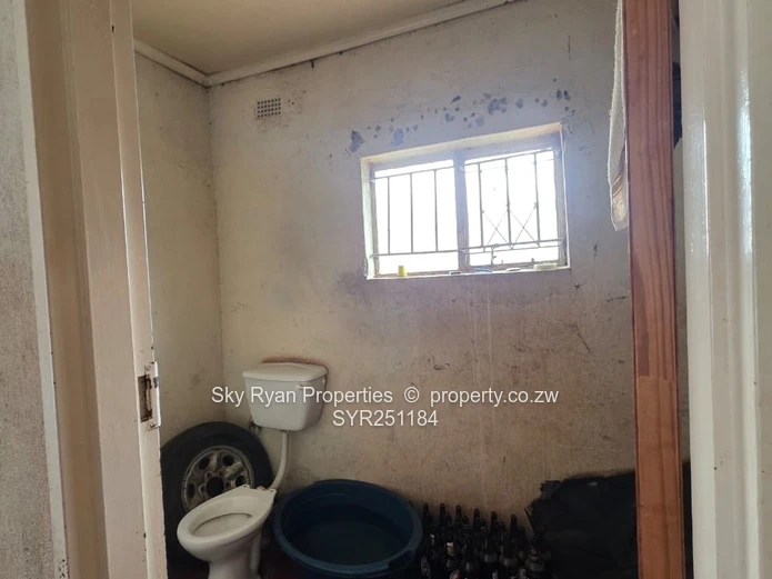 Chitungwiza Unit F House For Sale 