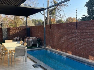 4 Bedroom Flat & Apartment