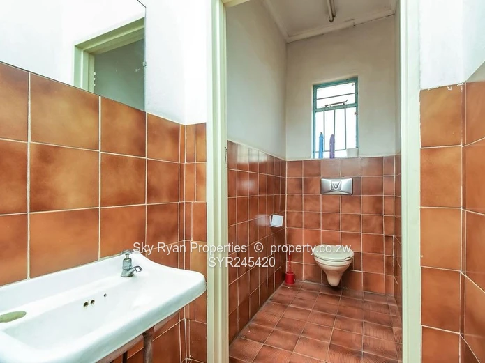 Industrial property for Sale GLEN EAGLES 