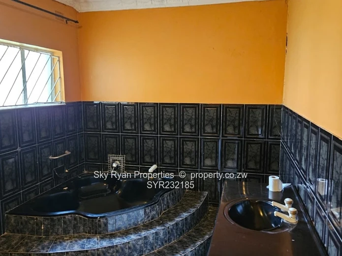 Beautiful 5-Bedroom Home with 3-Bedroom Cottage